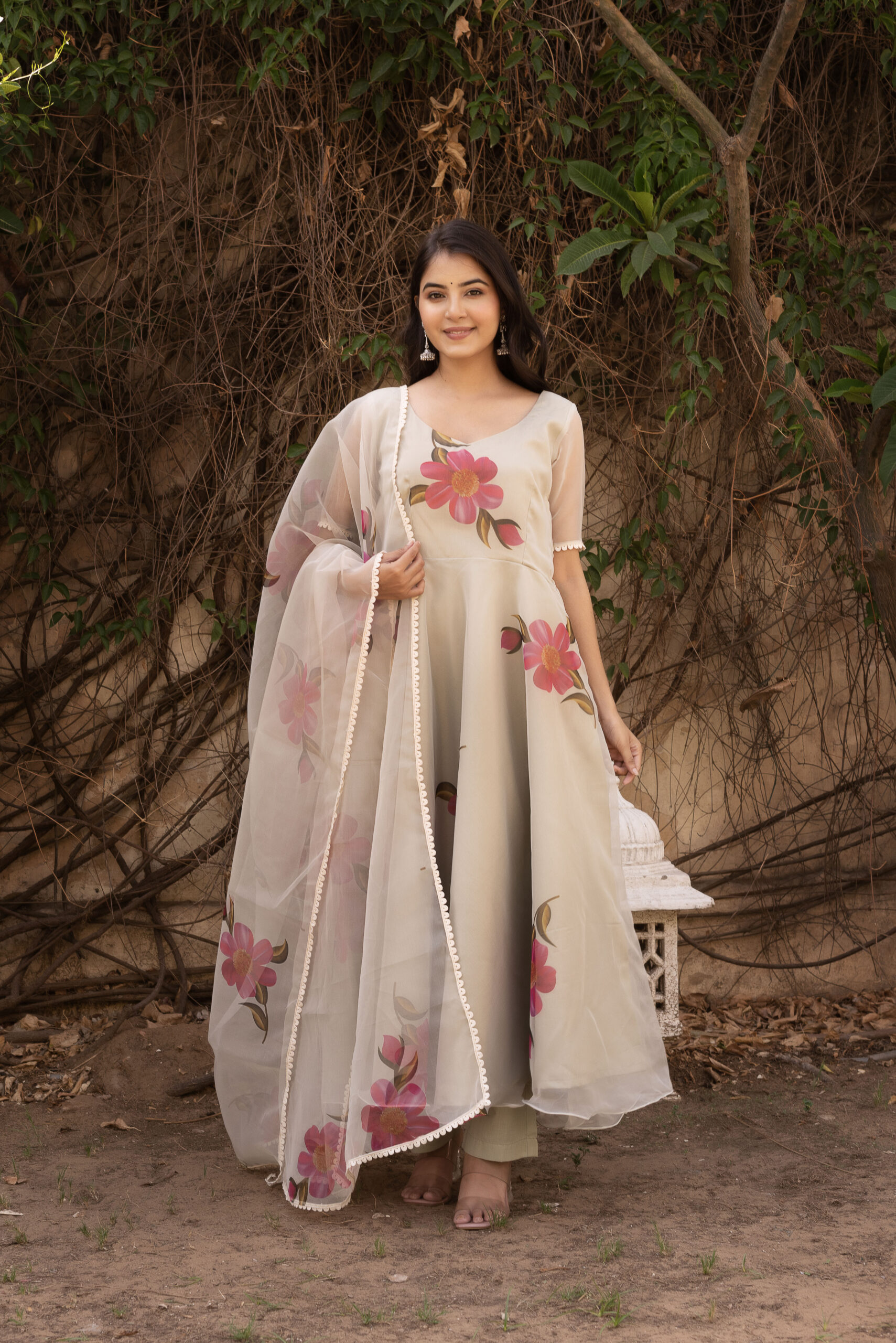 Get ready to slay in our beautiful "Daisy Pink Anarkali "set from our collection "BAHAAR".Get ready to slay in our beautiful "Daisy Pink Anarkali "set from our collection "BAHAAR".