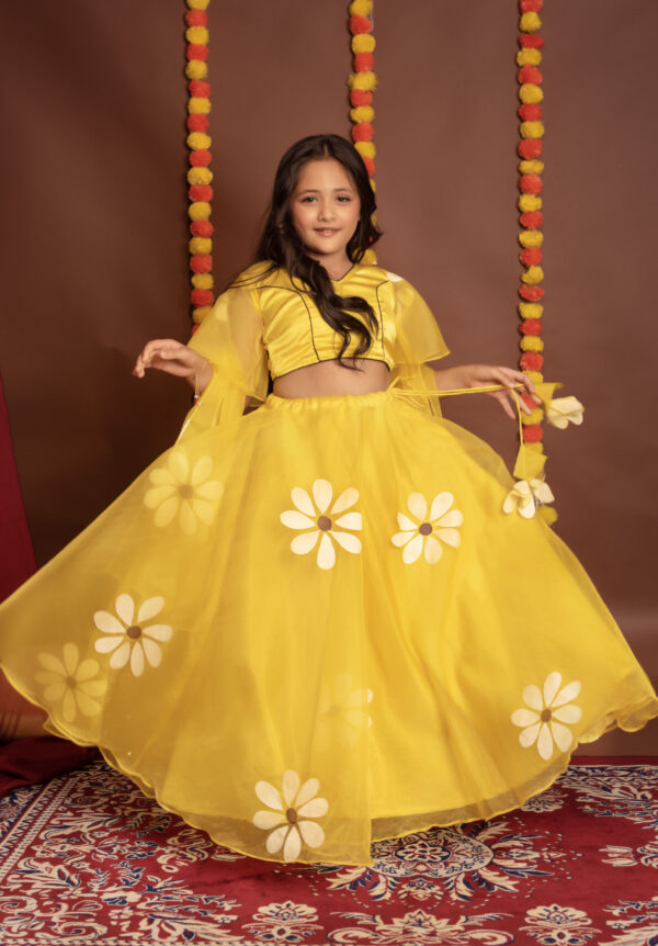 Tyohaar Kids Mustard Yellow Organza Lehanga  Set - Image 3