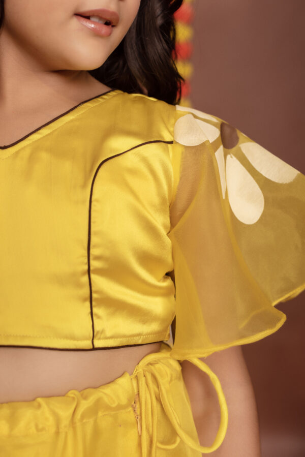 Tyohaar Kids Mustard Yellow Organza Lehanga  Set - Image 4