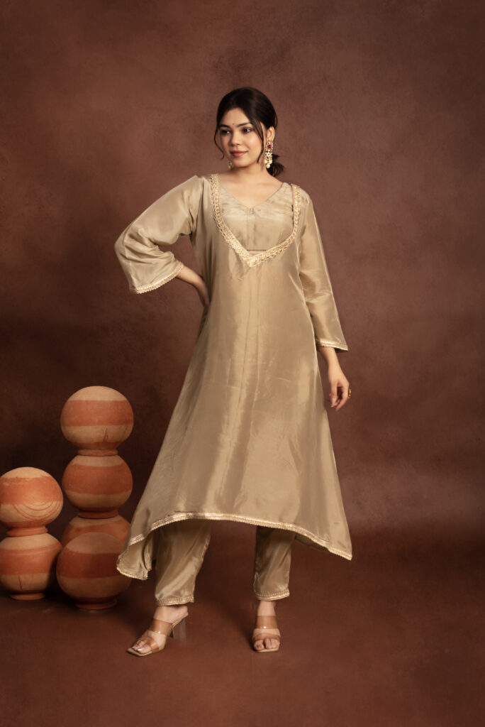 Tyohaar Beige Silk Noor Set