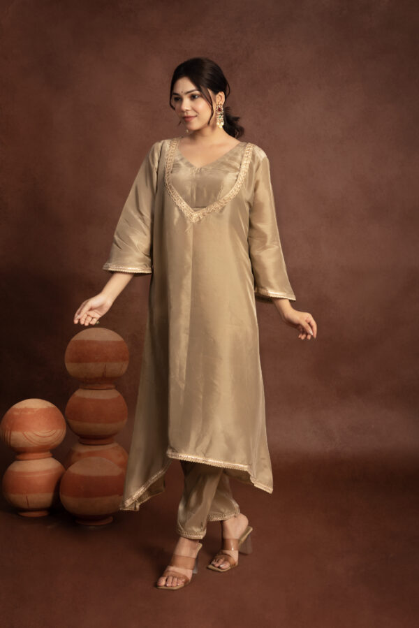 Tyohaar Beige Silk Noor Set - Image 2