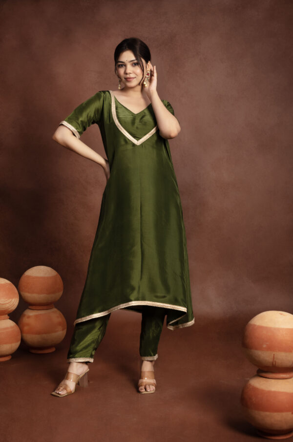 Tyohaar Olive Green Silk Noor Set - Image 2