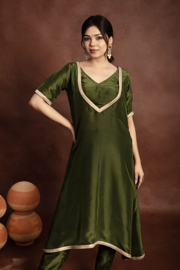 Tyohaar Olive Green Silk Noor Set - Image 3