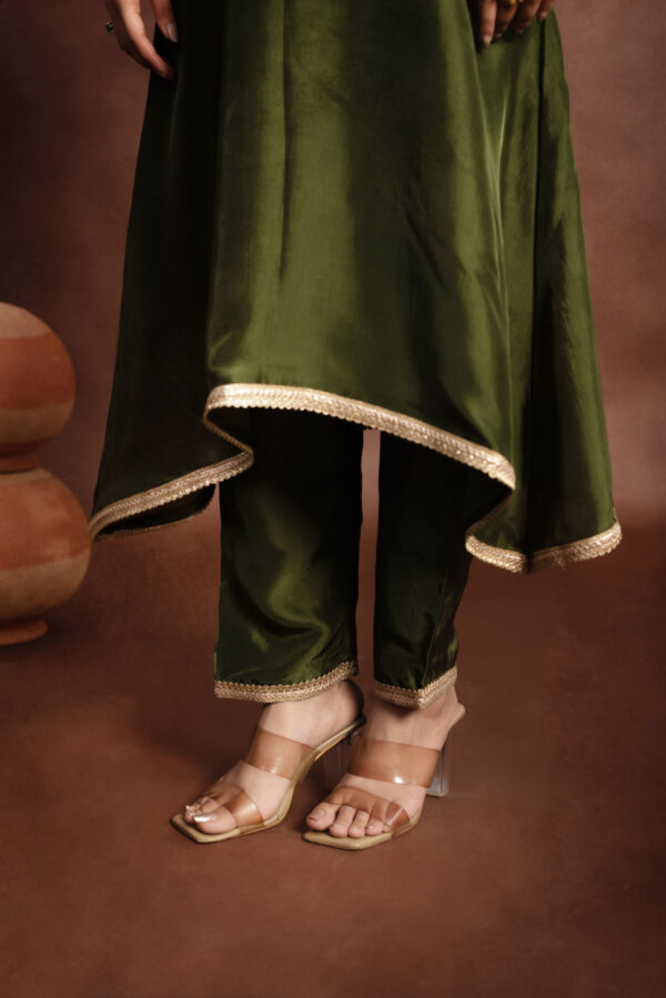Tyohaar Olive Green Silk Noor Set - Image 5